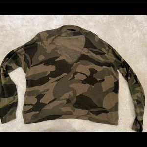 Camo long sleeve Olivaceous top